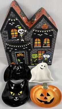 Halloween Dish Set Of 4 With Haunted House Box